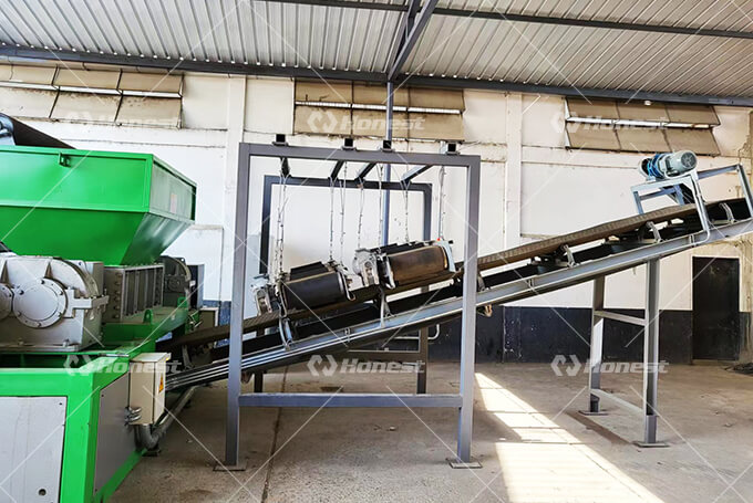 The Scrap Aluminum Double Shaft Shredder Machine In Colombia
