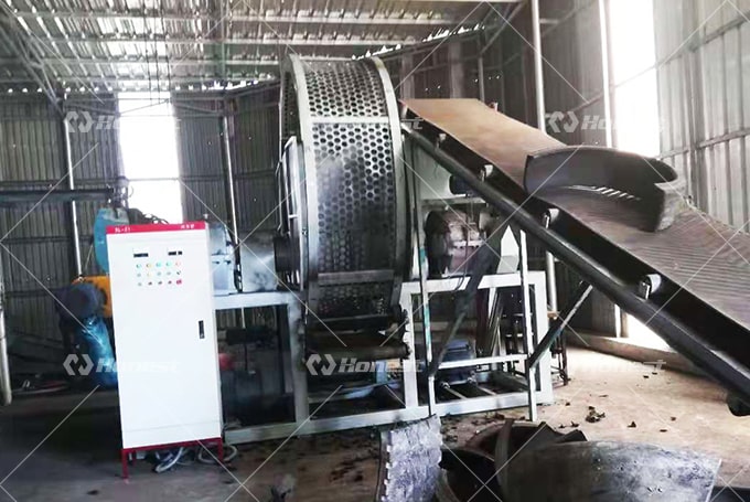The Whole Waste Tire Shredding Machine In Vietnam