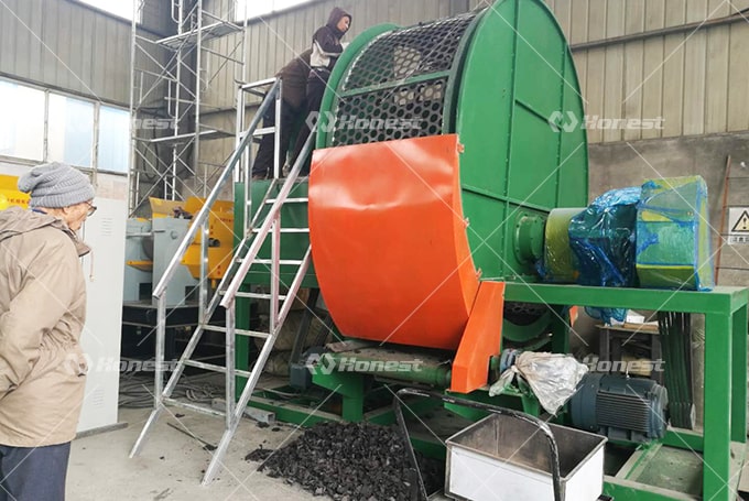 The Whole Waste Tyre Double Shaft Shredder In Indonesia